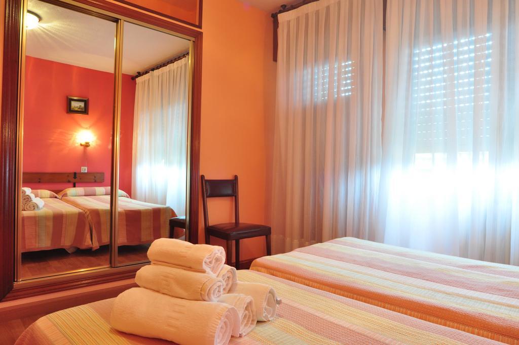 Hostal Europa San Roque del Acebal Exteriör bild